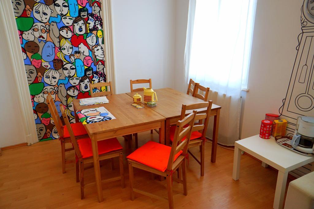 Little Bucharest Old Town Hostel ภายนอก รูปภาพ