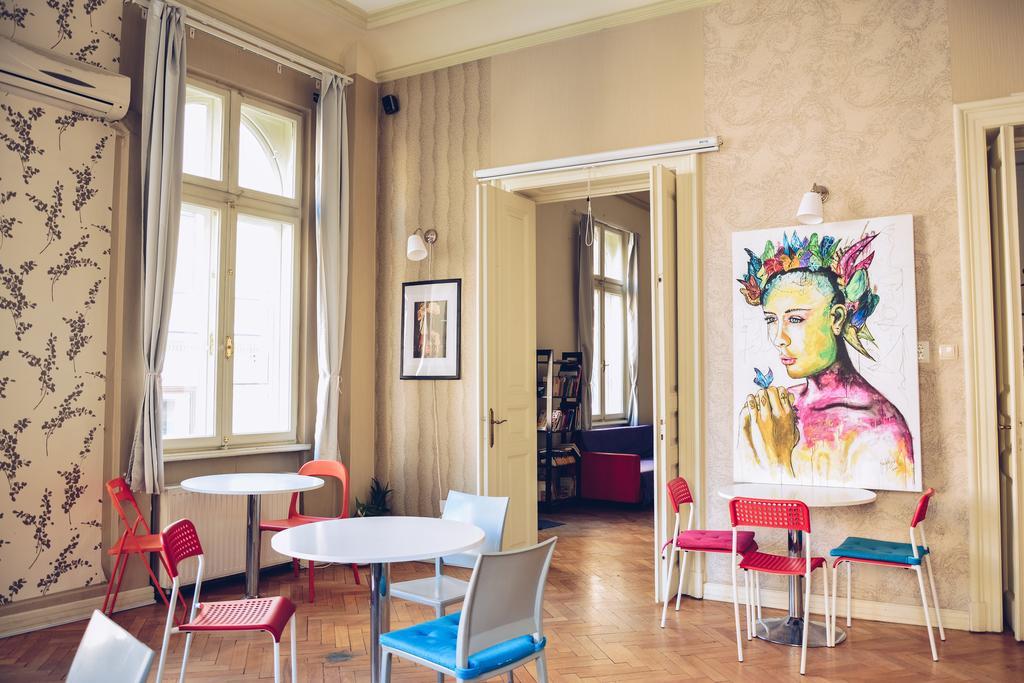 Little Bucharest Old Town Hostel ภายนอก รูปภาพ