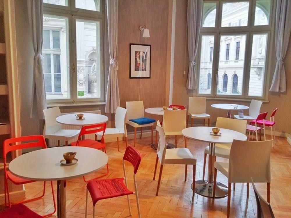 Little Bucharest Old Town Hostel ภายนอก รูปภาพ